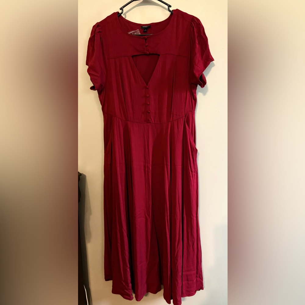 🔥NWOT Torrid Red Midi Dress with Sweet Neck Line and Button Detail size 0
